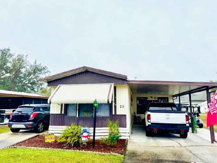 Auburndale, FL Mobile Home for Sale located at 25 Leisure Drive Central Leisure Lakes